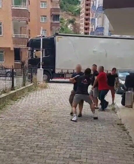 50 Bin Tlye Anlastilar Tasinma Gunu 80 Bin Tl Istediler Itiraz Edince Ortalik Karisti (4)