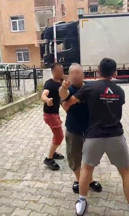50 Bin Tlye Anlastilar Tasinma Gunu 80 Bin Tl Istediler Itiraz Edince Ortalik Karisti (5)