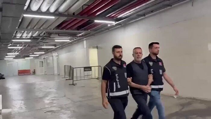 Ahbap Soruşturmasında Sıcak Gelişme! Haluk Levent'in Kelepçeli Görüntüleri Ortaya Çıktı (2)