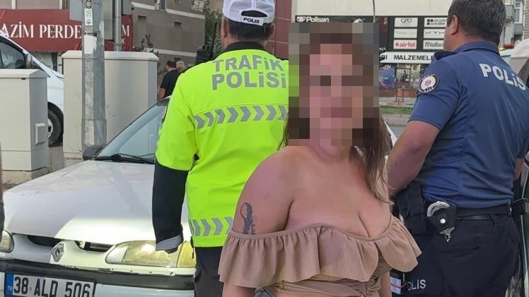Alkollu Aday Surucu Ekiplere Zor Anlar Yasatti Otomobilin Cekilecegini Anlayinca Diren (4)