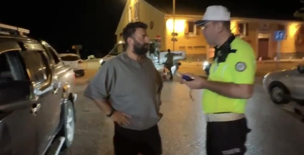 Alkolmetre Sonucunu Gorunce Sevincten Havalara Uctu O Anlar Gulumsetti (3)