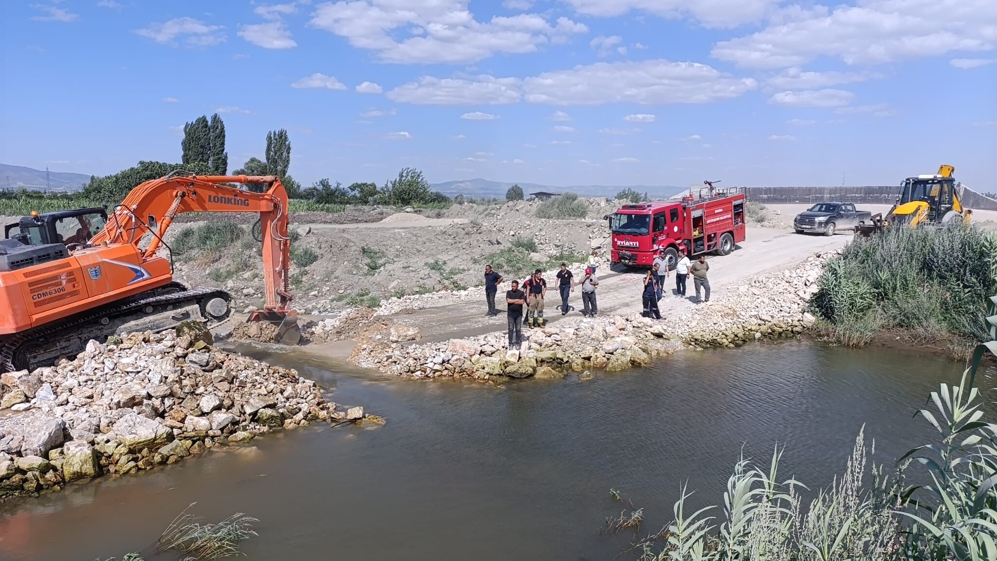 Arama Çalışmaları Için Derenin Suyu Tahliye Ediliyor (1)-1