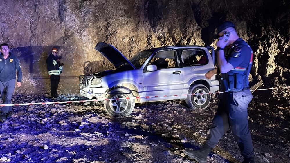 Ava Giderken Facia 15 Metrelik Ucuruma Yuvarlanan Cipte Sevgili Cift Hayatini Kaybetti (6)