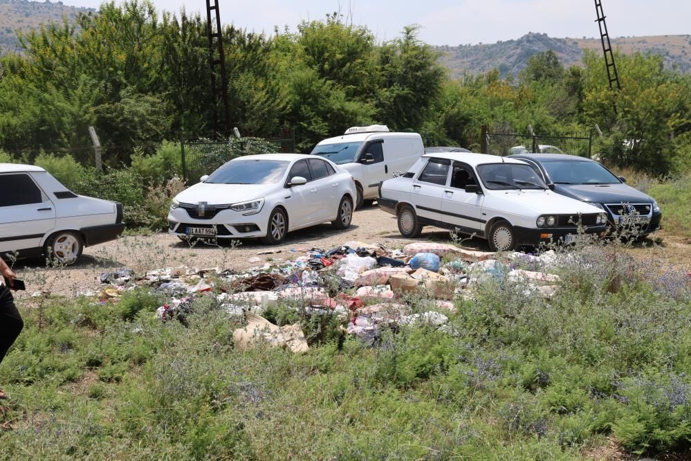 Bir Aydir Yanan Copler Bitmeyen Koku Mahallede Yasam Kabusa Dondu (7)