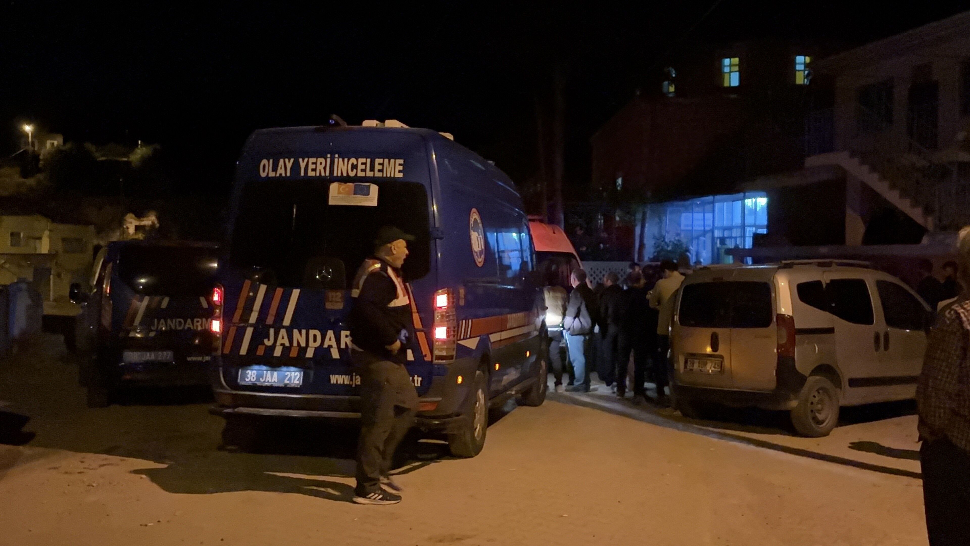 Camide Kan Donduran Katliam Saldirganin Asil Hedefi Ortaya Cikti (1)-1