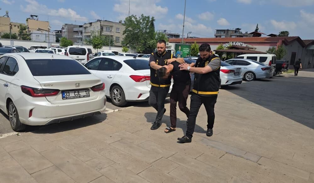Carsaf Giyip Eve Girdiler 40 Dakikada Altinlari Toplayip Kactilar (4)