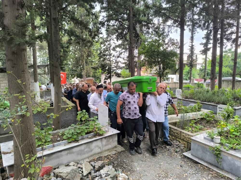 Carsi Ortasinda Kendini Atese Vermisti 9 Gunluk Yasam Savasini Kaybetti (5)