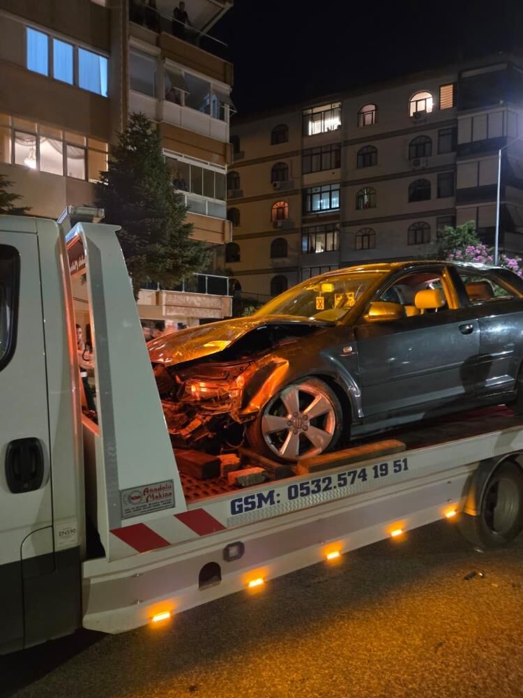 Direksiyon Hakimiyetini Kaybeden Otomobil Apartman Bosluguna Uctu (4)