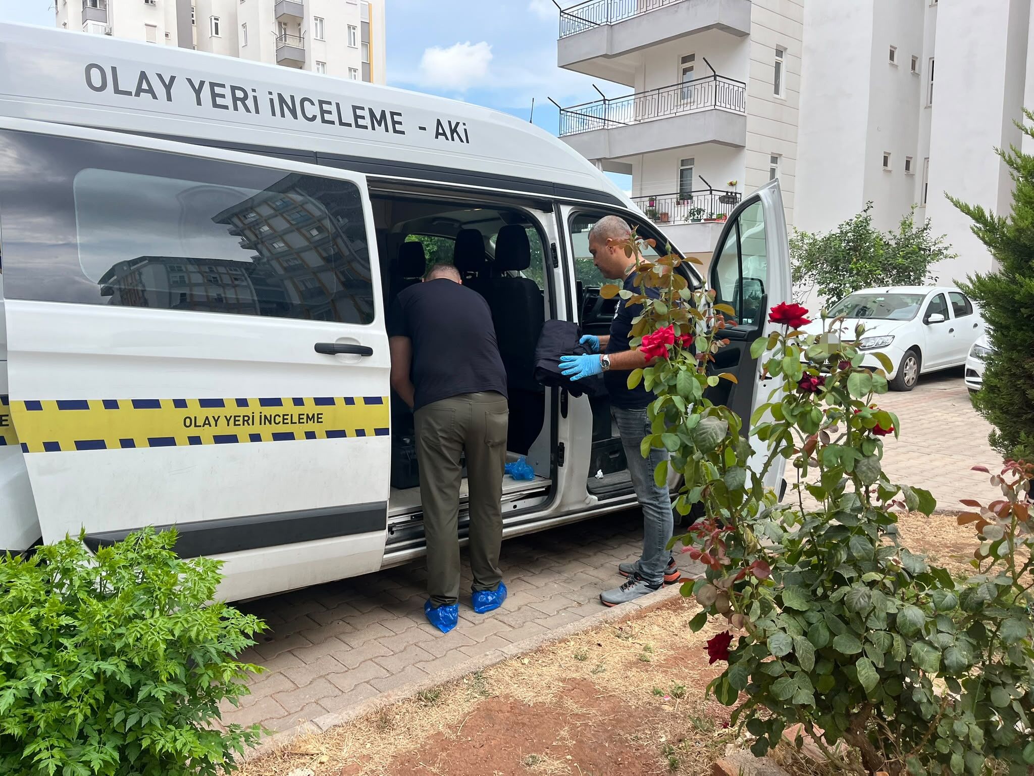 Eve Donusu Aciyla Bitti Genc Kadin Evinde Olu Bulundu (4)