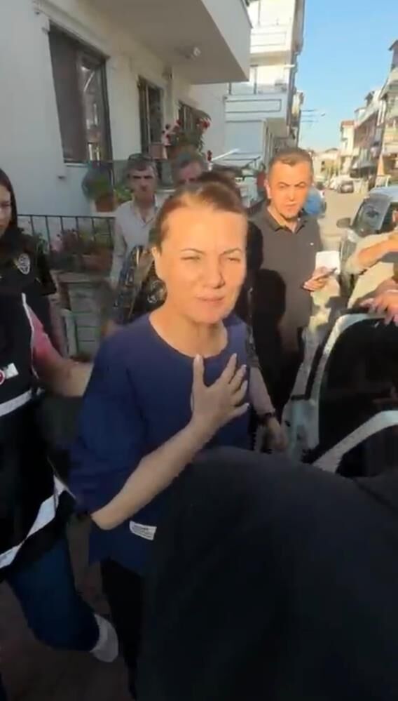 Fatma Kaplan Hurriyetin Gozalti Goruntuleri Ortaya Cikti Polis Aracina Binerken Dikkat (2)