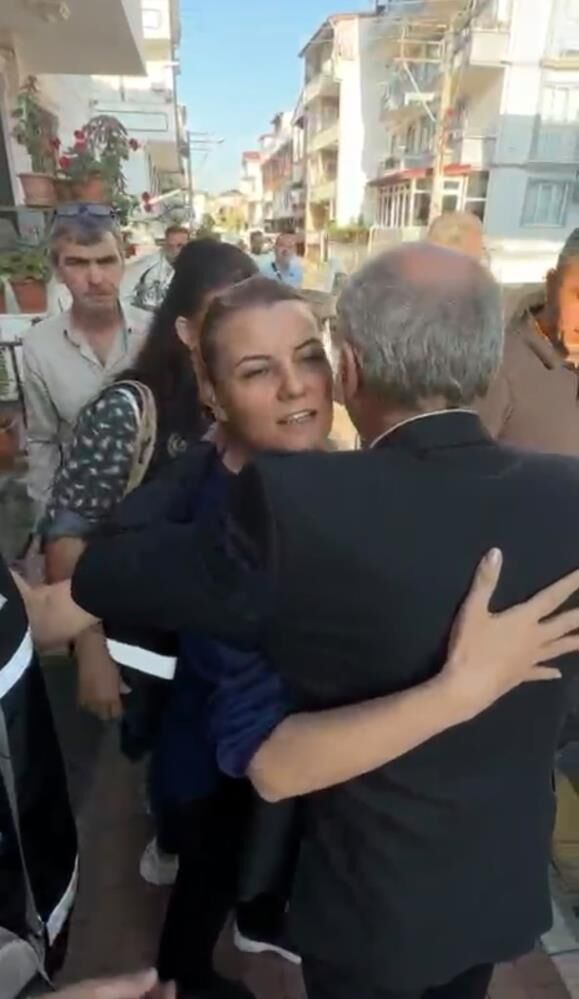 Fatma Kaplan Hurriyetin Gozalti Goruntuleri Ortaya Cikti Polis Aracina Binerken Dikkat (3)