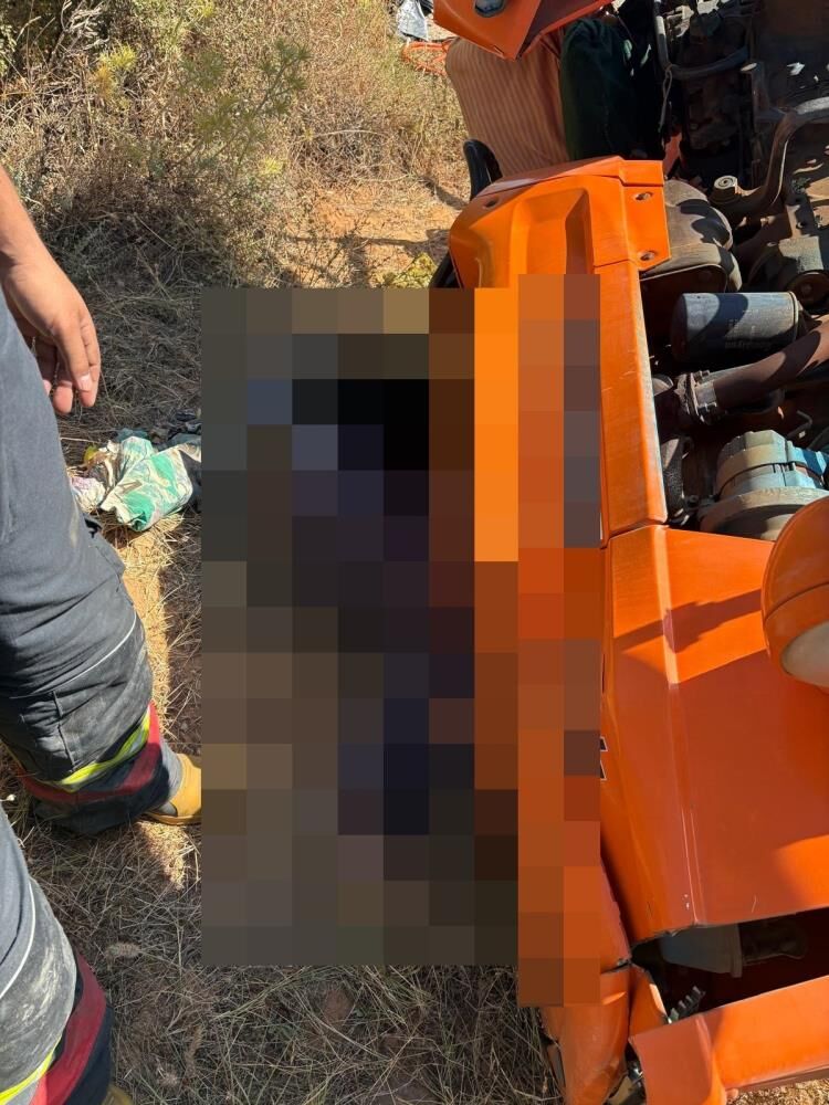 Feci Traktor Kazasi Devrilen Traktorun Altinda Kalan 81 Yasindaki Surucu Hayatini Kayb (2)