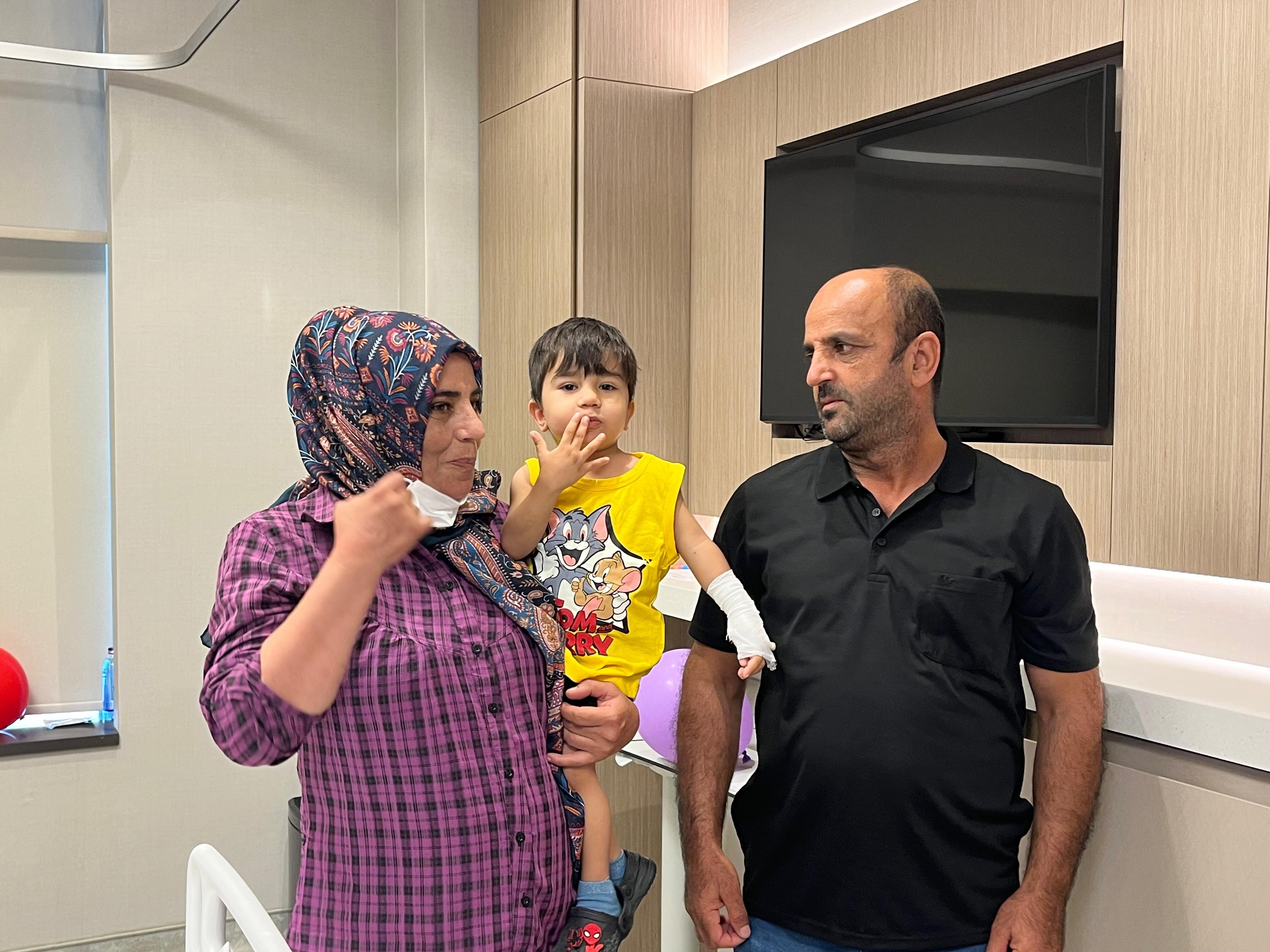 Fedakarligin Adi Anne Iki Evladini Topraga Verdi Ucuncu Cocuguna Bobregiyle Yeniden Ha (3)