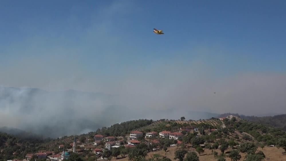 Gomec Ve Ayvalik Alevlere Teslim Ekipler Zamana Karsi Yarisiyor (3)