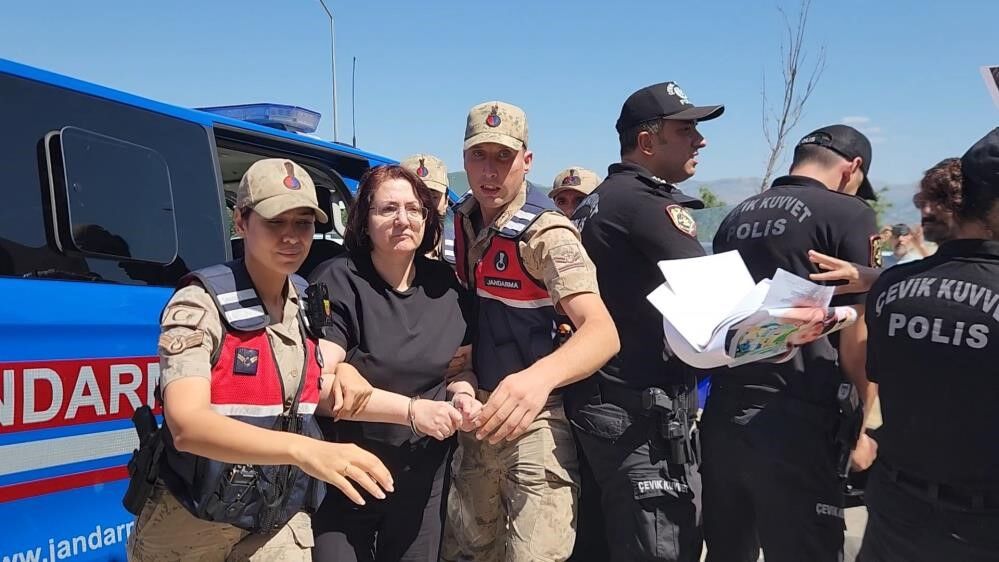 Gulistan Doku Sorusturmasinda Flas Gelisme Handan Sonel Tutuklandi Cezaevine Sevk Edil (2)