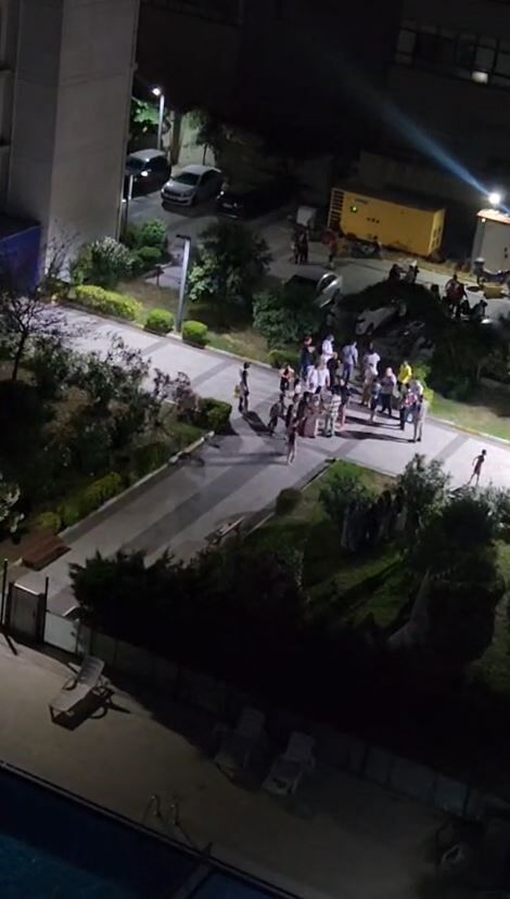 Havai Fişek Kutlaması Kavgaya Döndü! Site Bahçesi Savaş Alanına Döndü (1)