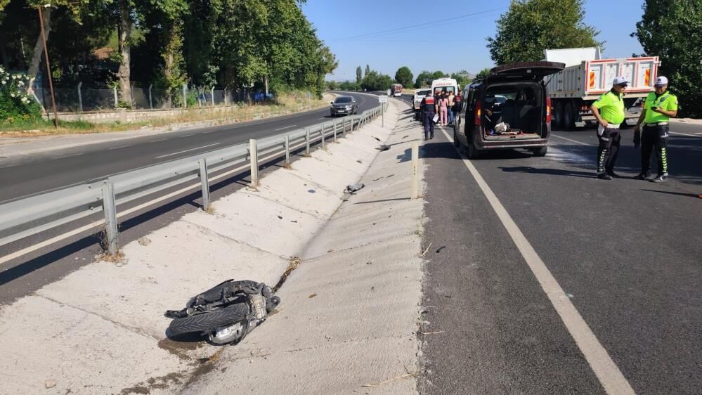 Hemsire Cift Dakikalarca Kalp Masaji Yapti Motosiklet Surucusu Kurtarilamadi (1)-1