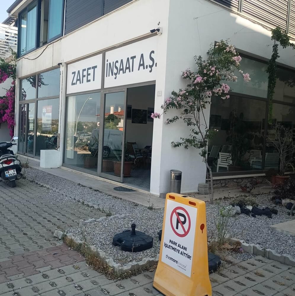 Iş Yerinde Başından Silahla Vurulmuş Halde Bulunan Iş Adamı Hastaneye Kaldırıldı (3)