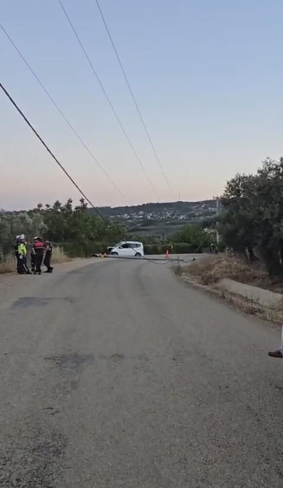 Kahreden Kaza Yardima Giden Genc Elektrik Akimina Kapildi (2)