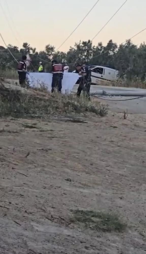 Kahreden Kaza Yardima Giden Genc Elektrik Akimina Kapildi (4)