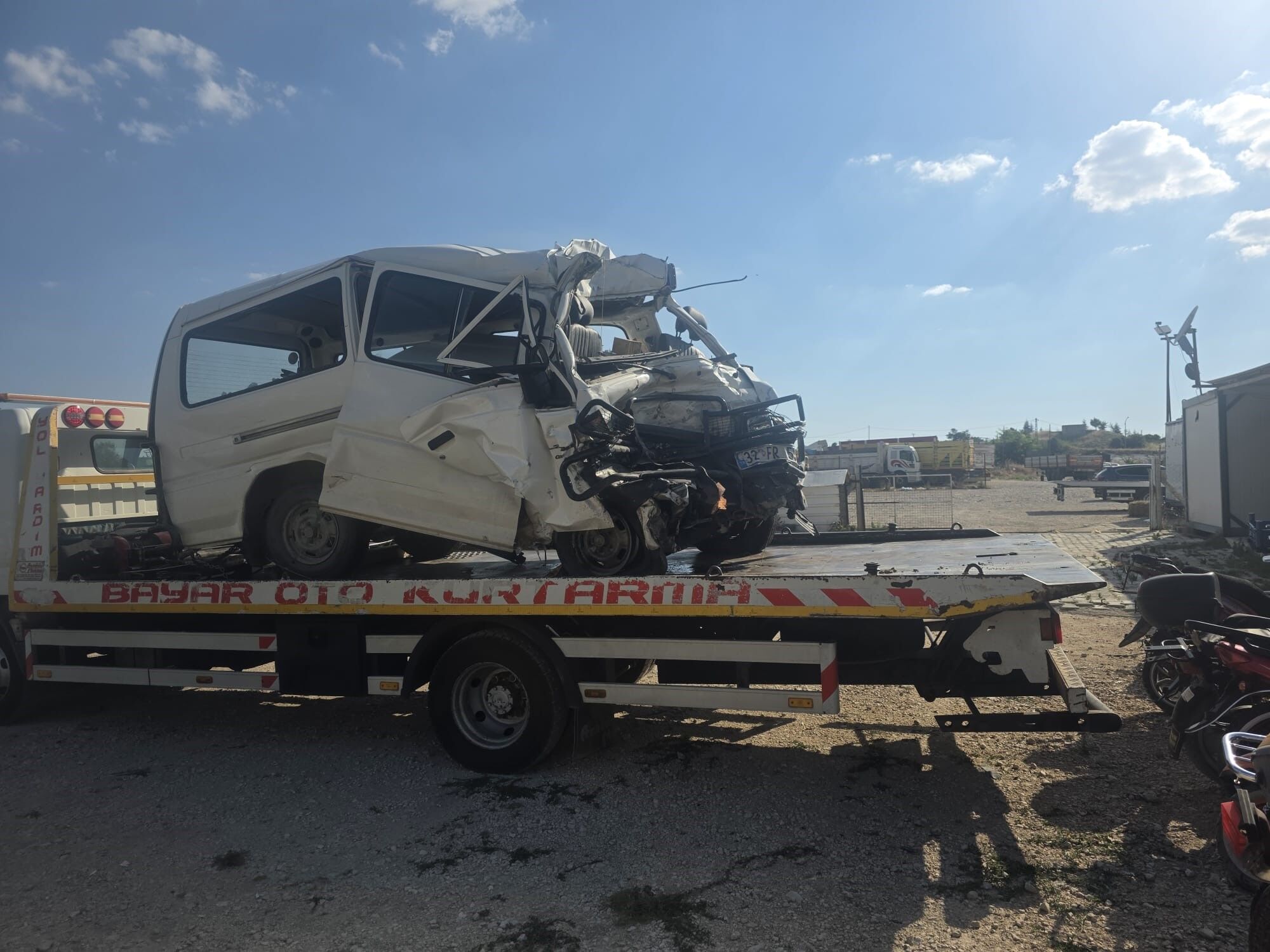 Karsisina Cikan Tir Sonu Oldu (1)-1