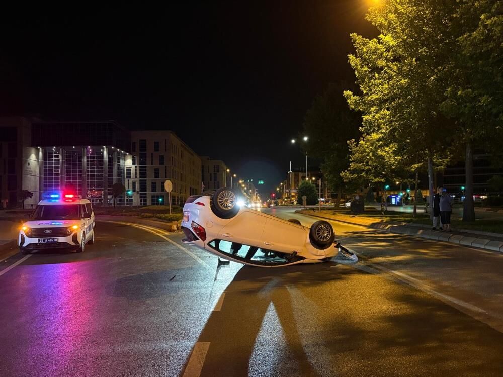 Kaza Yapti Aracini Birakip Kacti Ekipler Olay Yerine Geldiginde Ortada Yoktu (2)