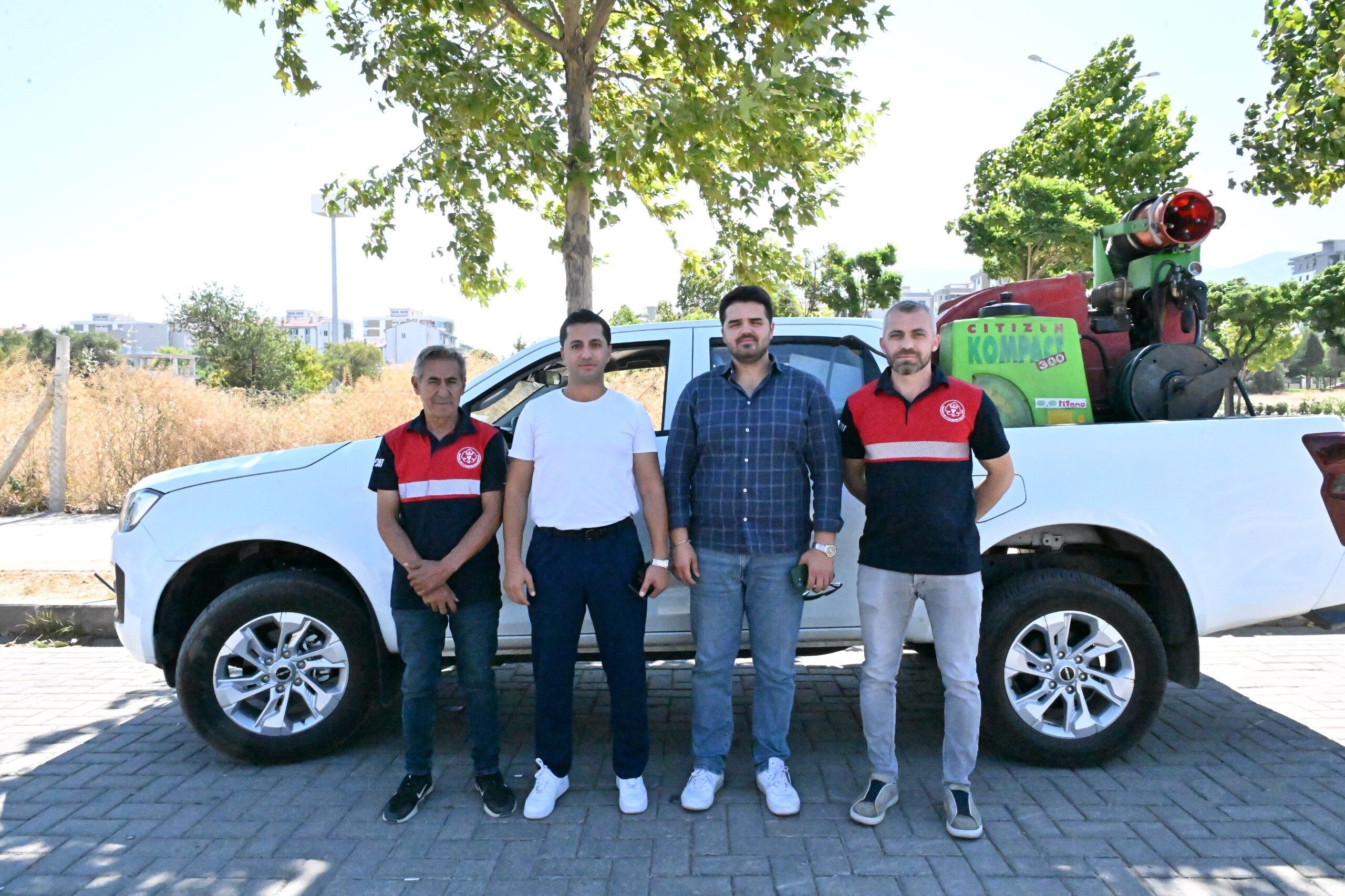 Manisa Buyuksehirden 17 Ilcede Kesintisiz Ilaclama Calismasi (3)