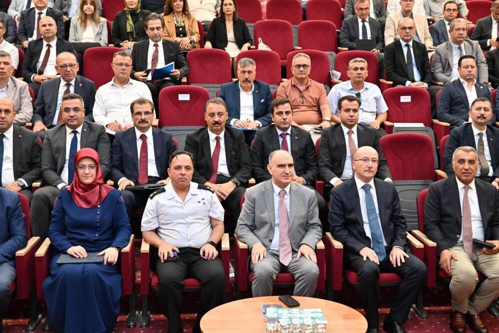 Manisada Kamu Alimlarinda Yeni Donem Kurumlar Guclerini Birlestirdi (4)