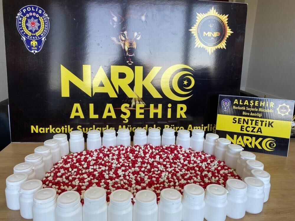 Manisada Narkotik Operasyonu 1803 Sentetik Hap Ele Gecirildi (2)