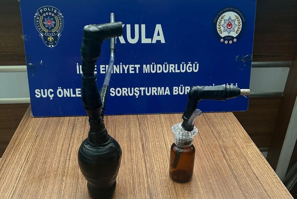 Manisada Pes Pese Baskinlar Arananlar Yakalandi Uyusturucu Aparatlar Ele Gecirildi (2)