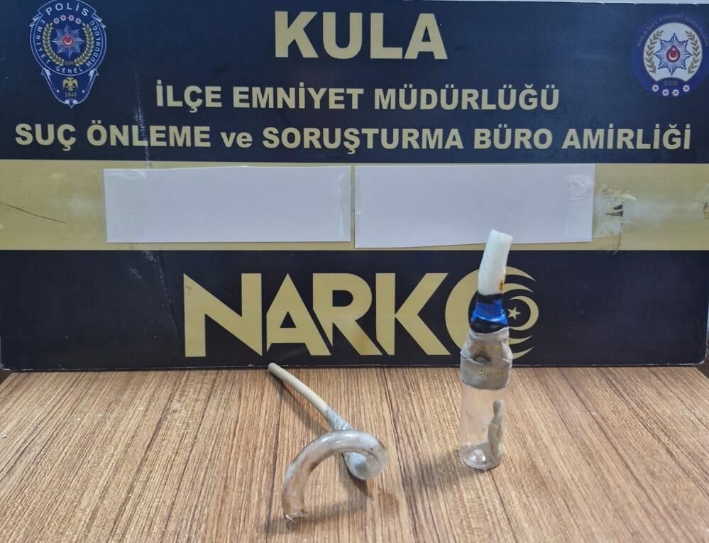 Manisada Pes Pese Baskinlar Arananlar Yakalandi Uyusturucu Aparatlar Ele Gecirildi (3)
