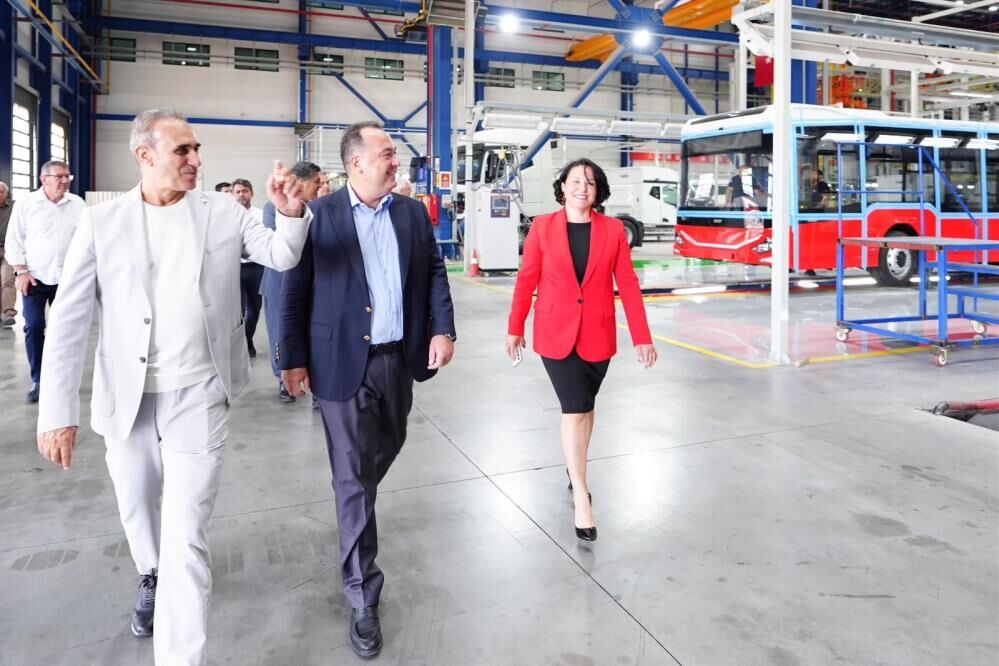 Manisada Ulasima Dev Takviye 15 Yeni Otobus Yollara Cikiyor (4)