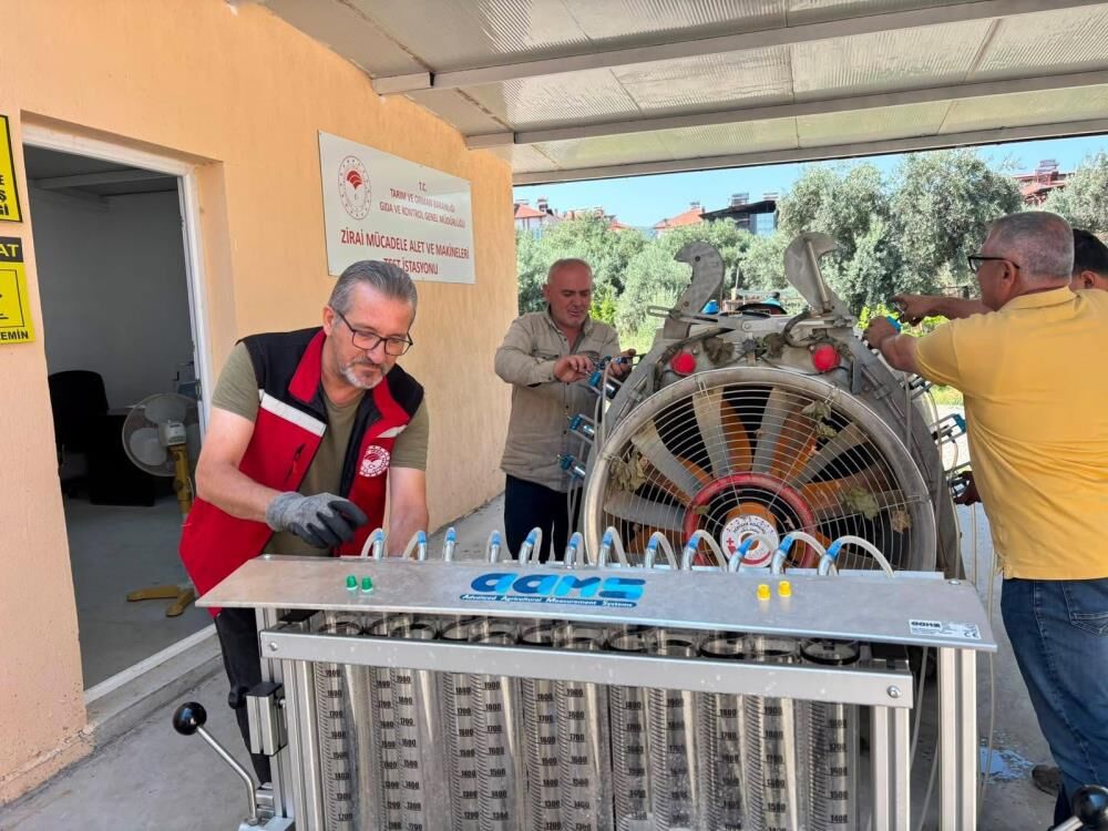 Manisada Uzum Ureticilerine Kritik Uyari Ilaclama Makineleri Tek Tek Test Ediliyor (4)
