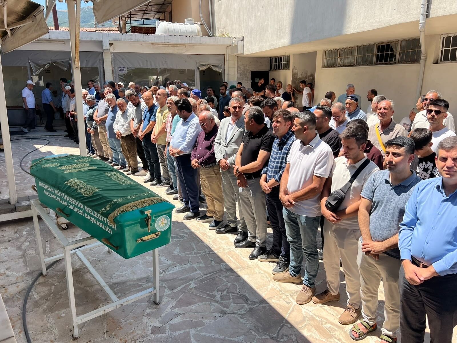 Manisadaki Feci Kazada Hayatini Kaybeden 2 Kisi Son Yolculuguna Ugurlandi (2)
