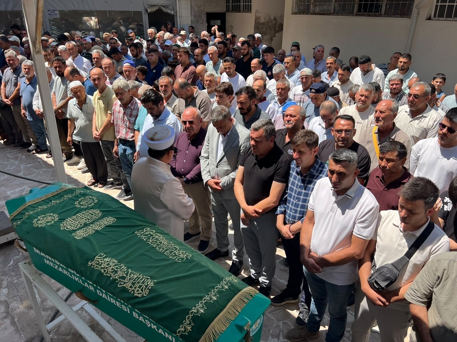 Manisadaki Feci Kazada Hayatini Kaybeden 2 Kisi Son Yolculuguna Ugurlandi (3)
