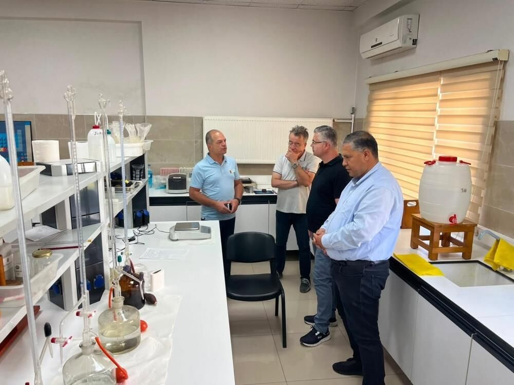 Manisadaki Tarimsal Analiz Laboratuvari Ciftciye Bilimsel Verilerle Yol Gosteriyor (2)