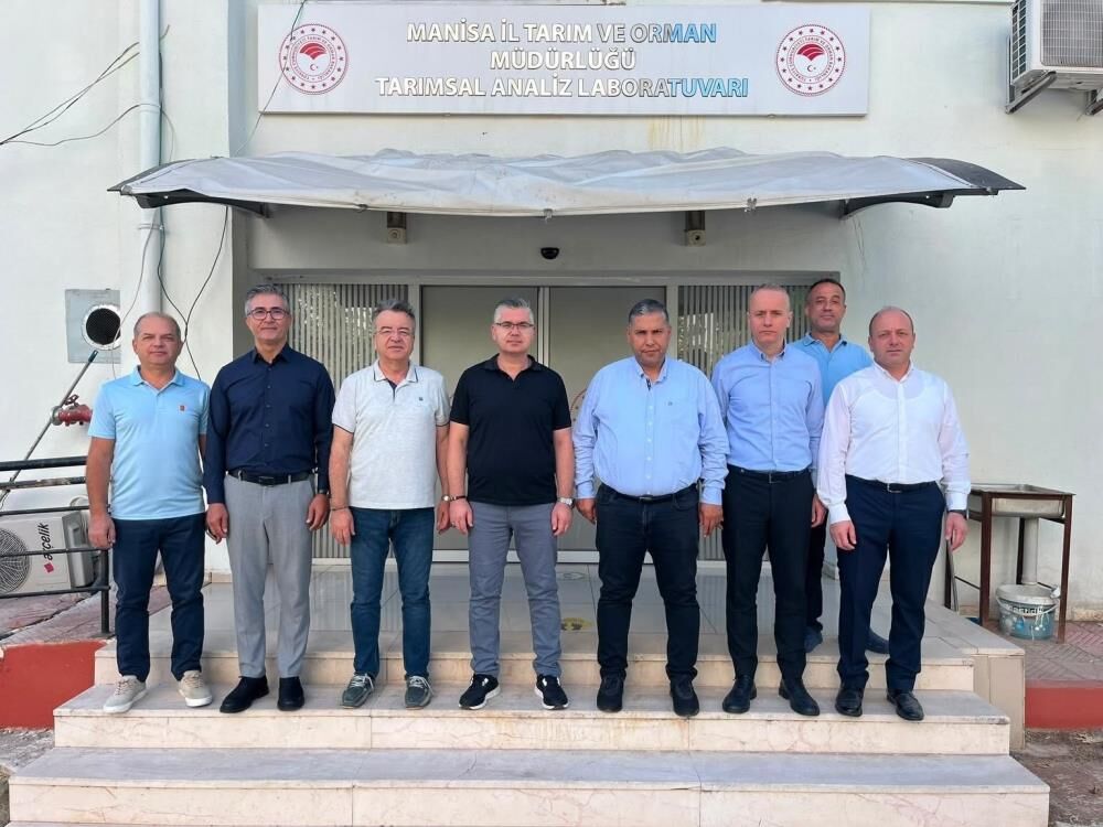 Manisadaki Tarimsal Analiz Laboratuvari Ciftciye Bilimsel Verilerle Yol Gosteriyor (3)
