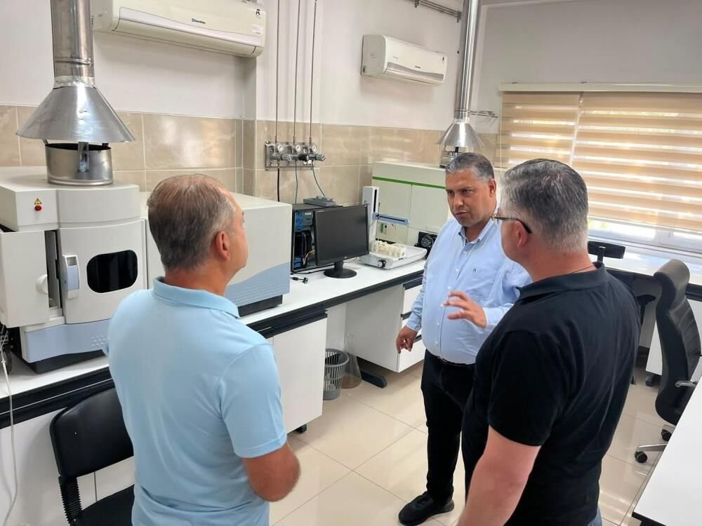 Manisadaki Tarimsal Analiz Laboratuvari Ciftciye Bilimsel Verilerle Yol Gosteriyor (4)