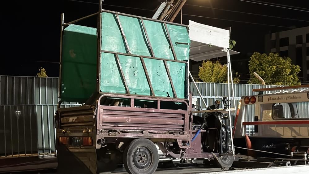 Okul Insaatindan Yuz Binlerce Liralik Malzeme Caldilar Abla Kardes Kovalamacayla Yakal (3)