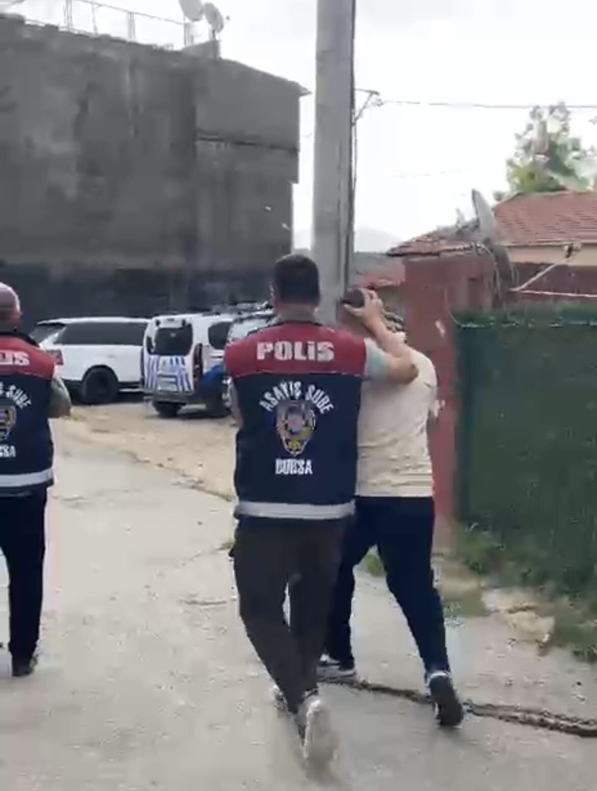 Polisiz Yalaniyla 25 Ayda 100 Milyonluk Vurgun Tatli Ikram Edip Kayboldular (4)