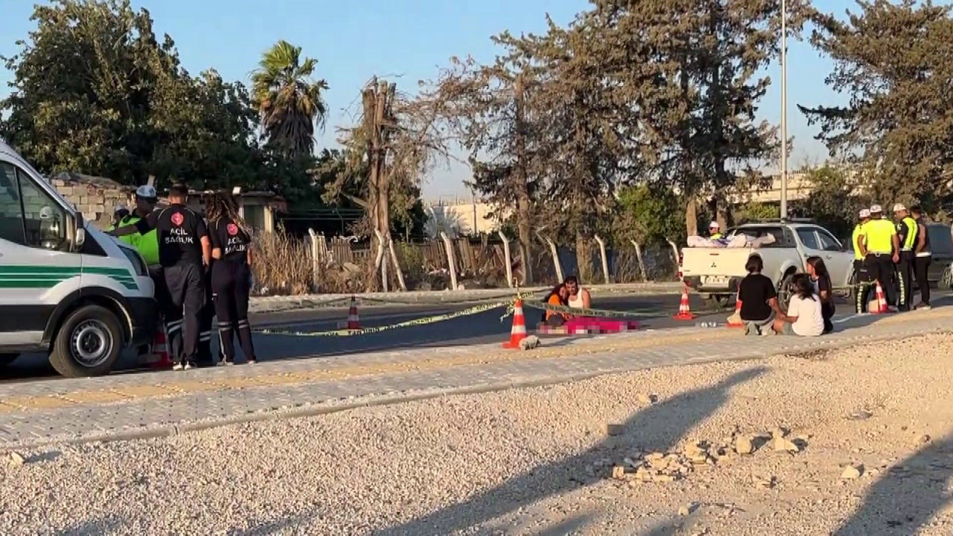 Sadece Birkac Saniye Surdu Topun Pesinden Kosarken Canindan Oldu (3)