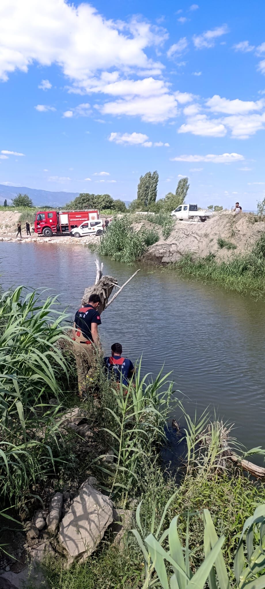 Salihli'de Küçük Çocuk Için Zamanla Yarış! Arama Kurtarma Çalışması Başlatıldı (2)