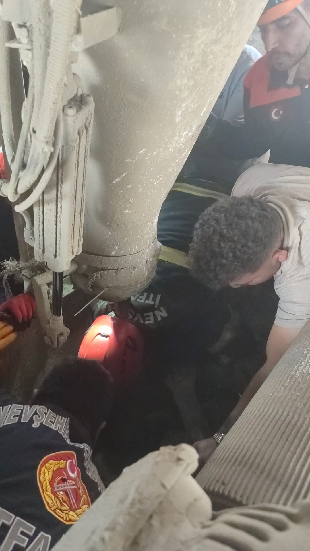 Sanayi Sitesinde Feci Olum Harc Karma Makinesine Sikisan Genc Isci Kurtarilamadi (1)-1