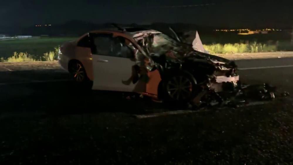 Sivas’ın Altınyayla Ilçesinde Traktörün Römorkuna Çarpan Mercedes (4)
