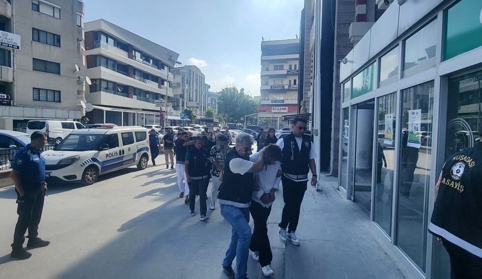Sokak Ortasinda Korkunc Gece Genc Adamin Son Anlari Ortaya Cikti (3)