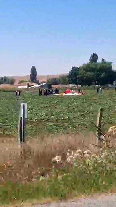 Son Dakika Ankarada Tusasa Ait Egitim Helikopteri Dustu 2 Personel Yaralandi (3)