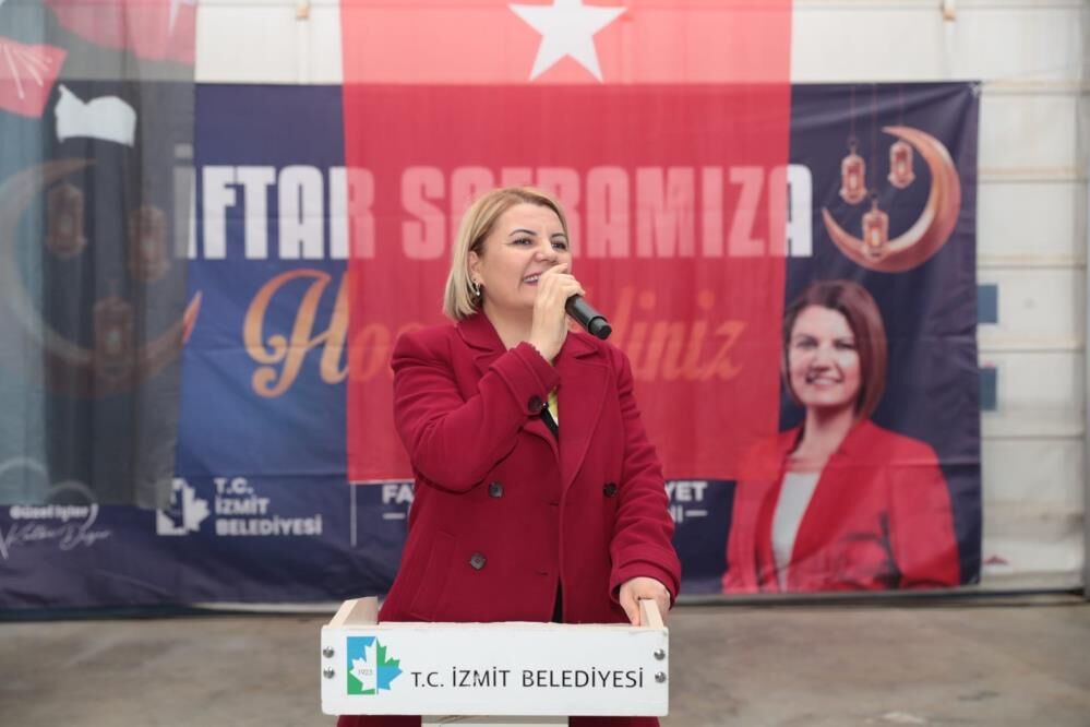 Son Dakika Izmit Belediye Baskani Fatma Kaplan Hurriyet Ve Esi Gozaltina Alindi (5)