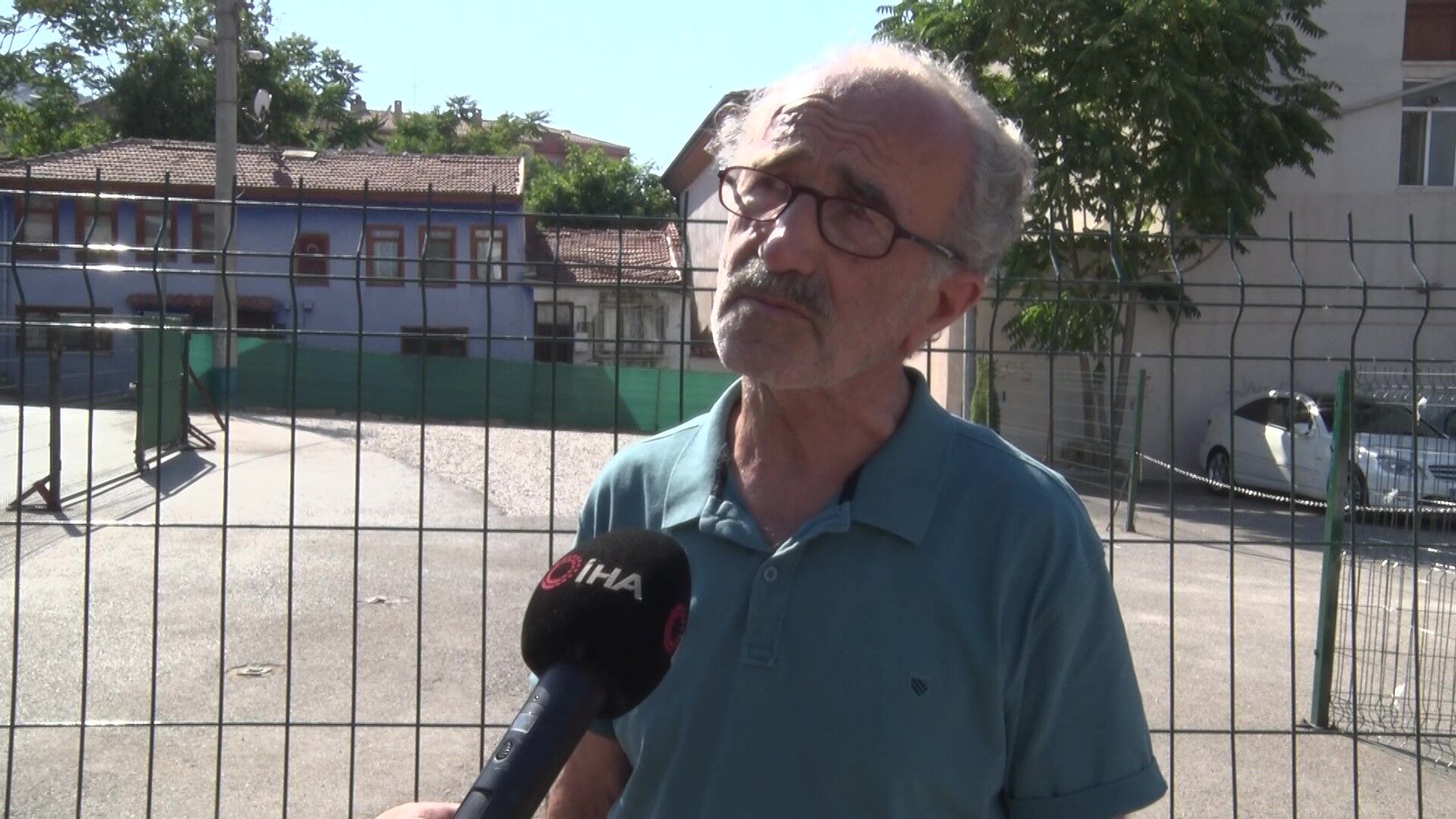 Tarihi Mezarin Uzeri Cakil Taslariyla Kapatildi Otopark Gorunumu Verildi (2)