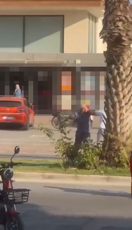 Trafikte Yumruklar Konustu Taksi Soforunun Ehliyeti Daimi Iptal Edildi 180 Bin Tl Ceza (4)