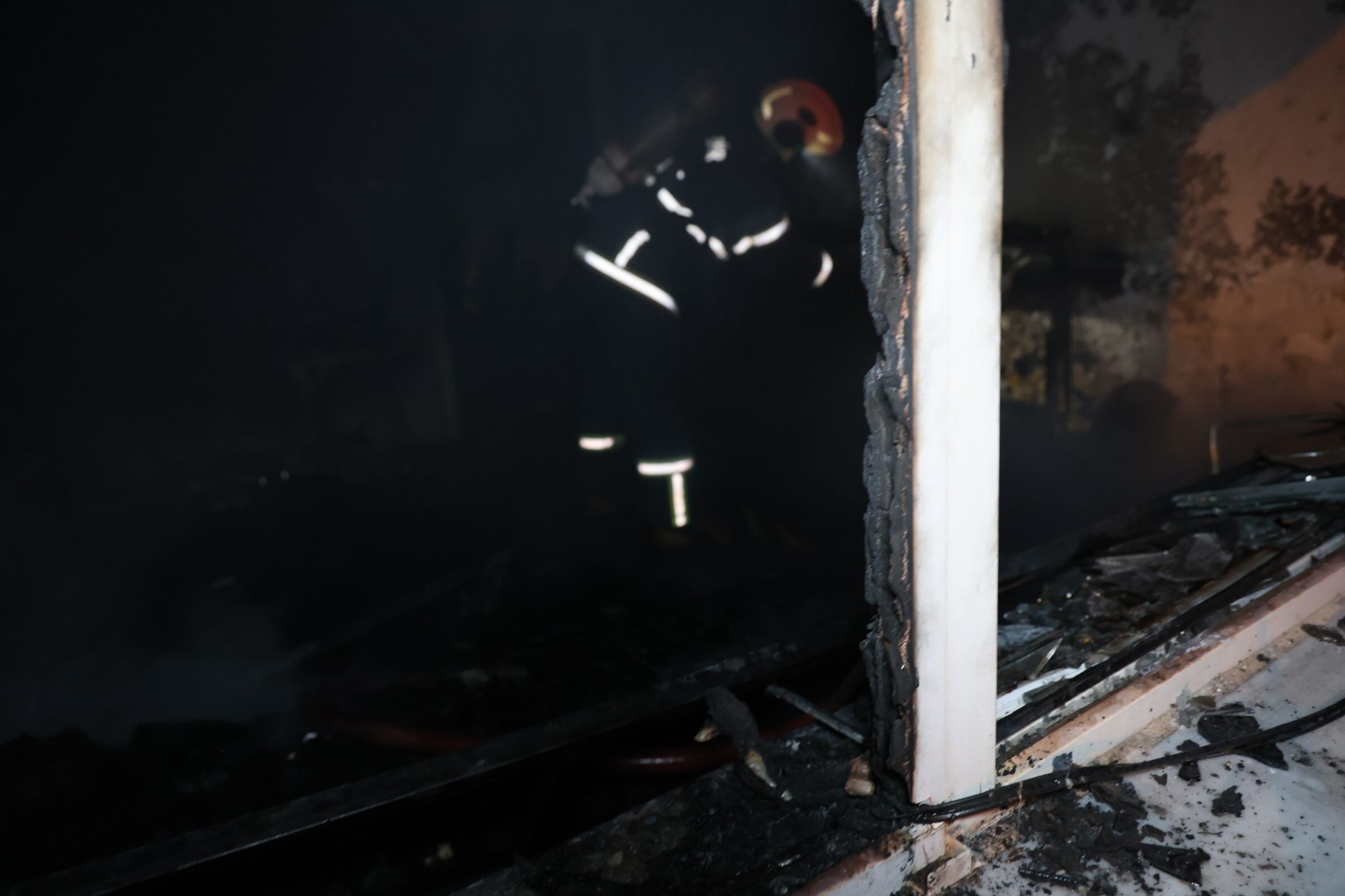 Uyusturucu Bagimlisi Genc Once Agabeyini Bicakla Kovaladi Sonra Evi Atese Verdi (2)